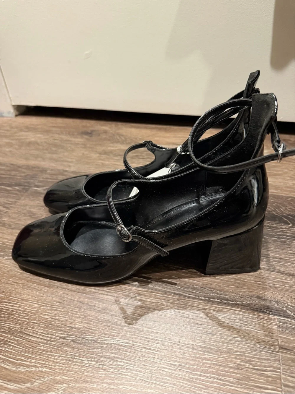 Mango glossy patent
